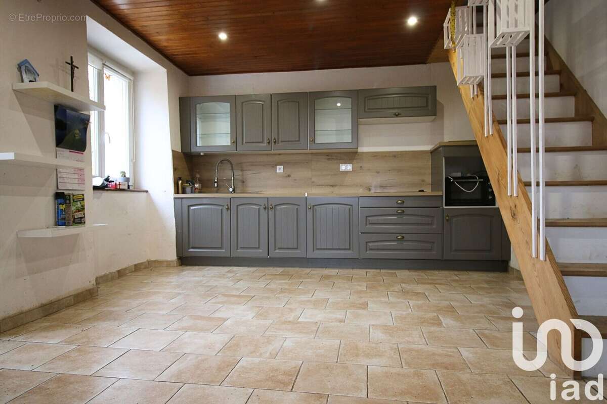 Photo 2 - Maison à SAINT-BONNET-LE-CHASTEL