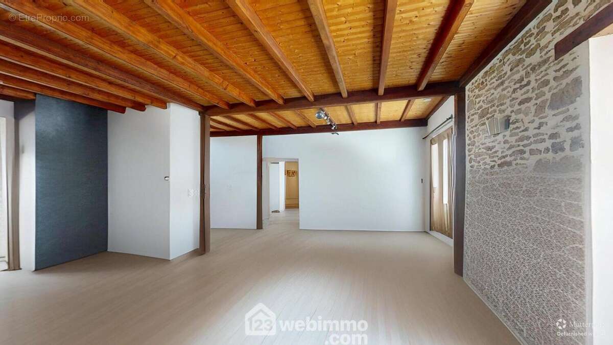 Grand salon ouvert sur la cuisine. - Maison à TALMONT-SAINT-HILAIRE