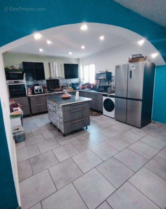 Maison 137 m² à Bagnols-Sur-Ceze  - photo 3