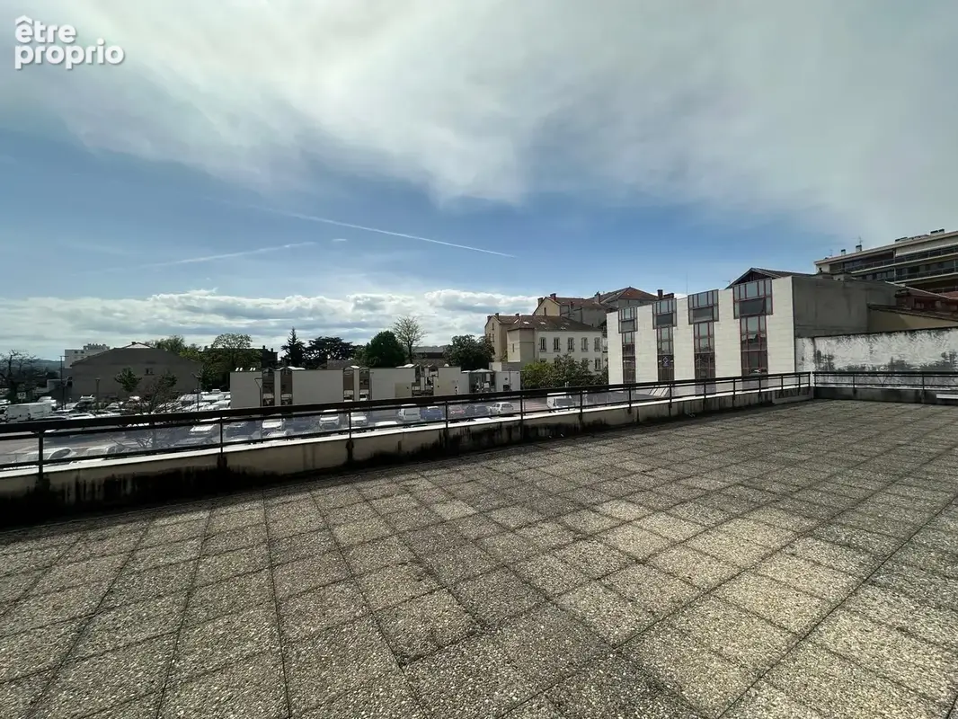 Appartement 70,8 M2 avec terrasse de 80 M2 - cave - parking - photo 5
