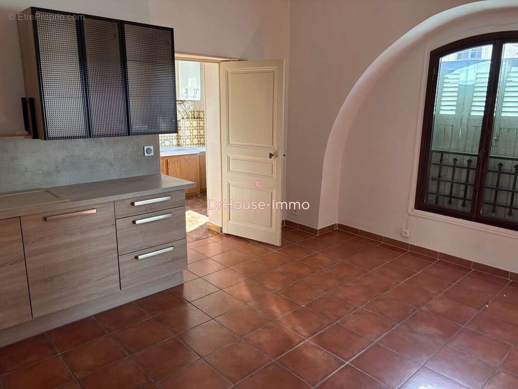 Appartement 64 m² à Ales  - photo 9