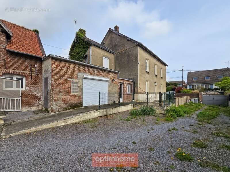 Maison à CROISILLES