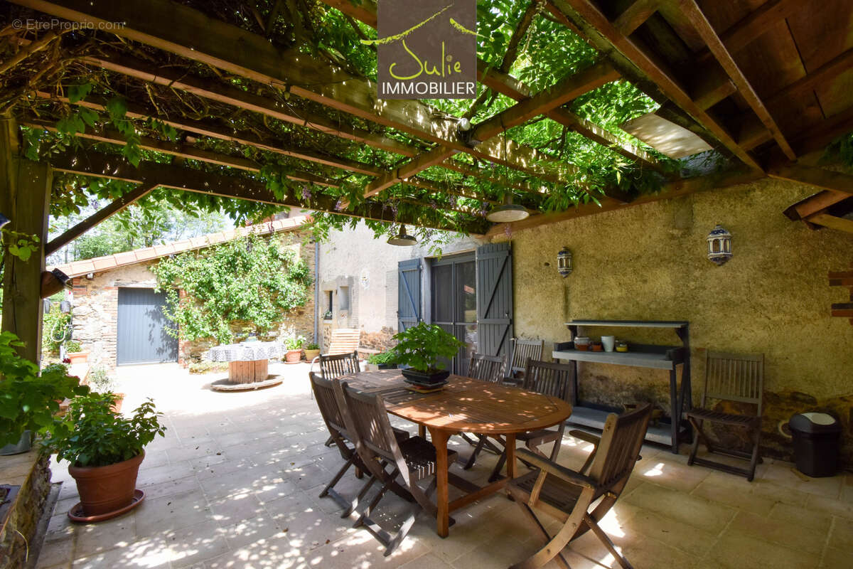 AXE CERIZAY/MAULEON - Longère de 260 m2 - 5 chambres - jardin - photo 10