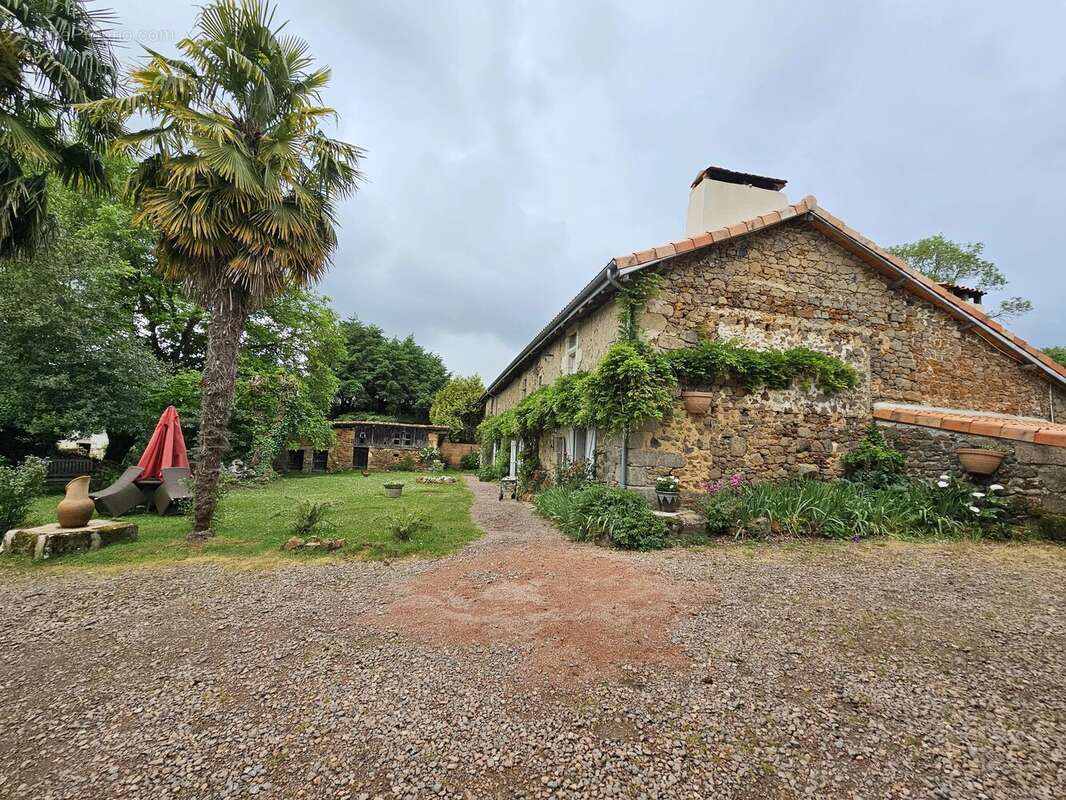 Maison à MAZEROLLES