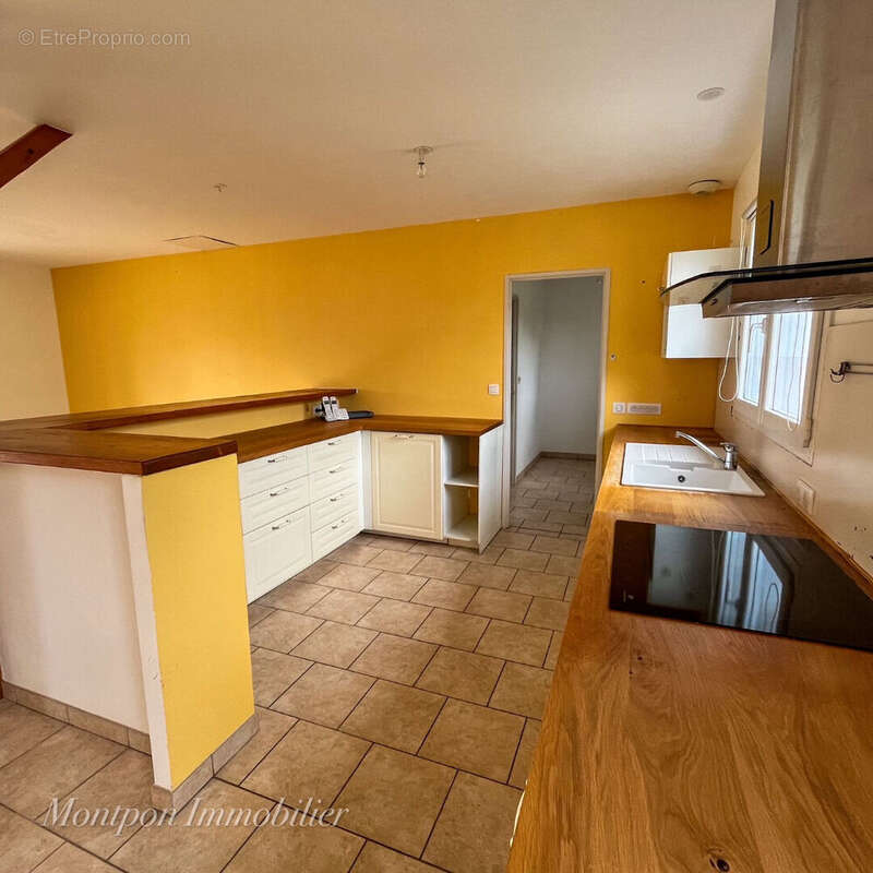 Maison à MONTPON-MENESTEROL