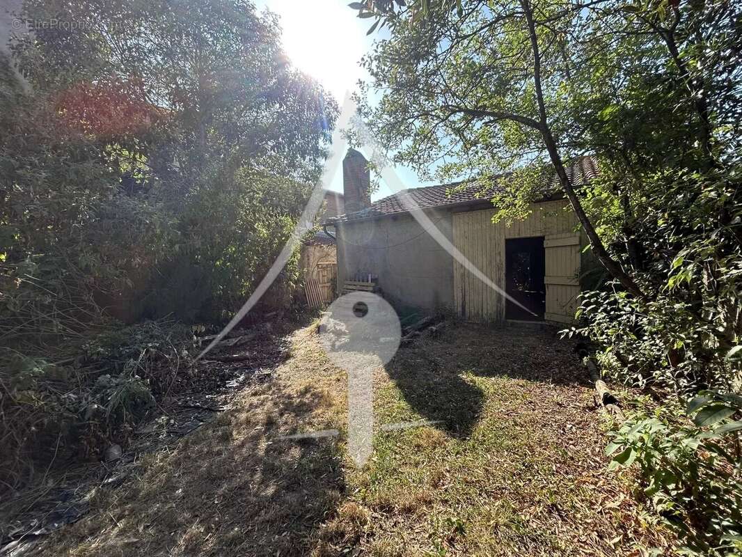 Maison à LAVERNOSE-LACASSE