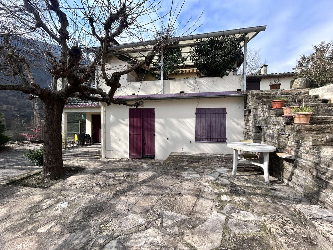 Maison à MOLIERES-CAVAILLAC