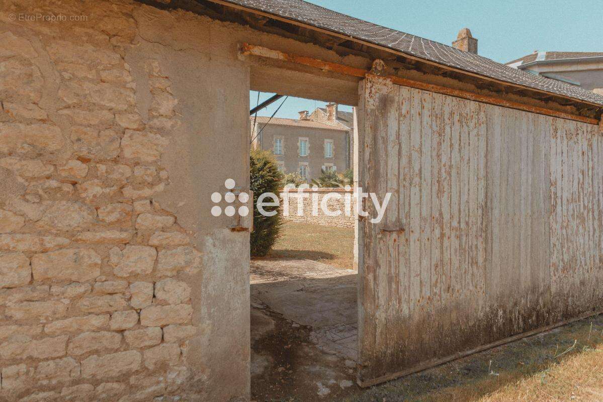 Maison 255 m² à Fontenay-Le-Comte  - photo 37