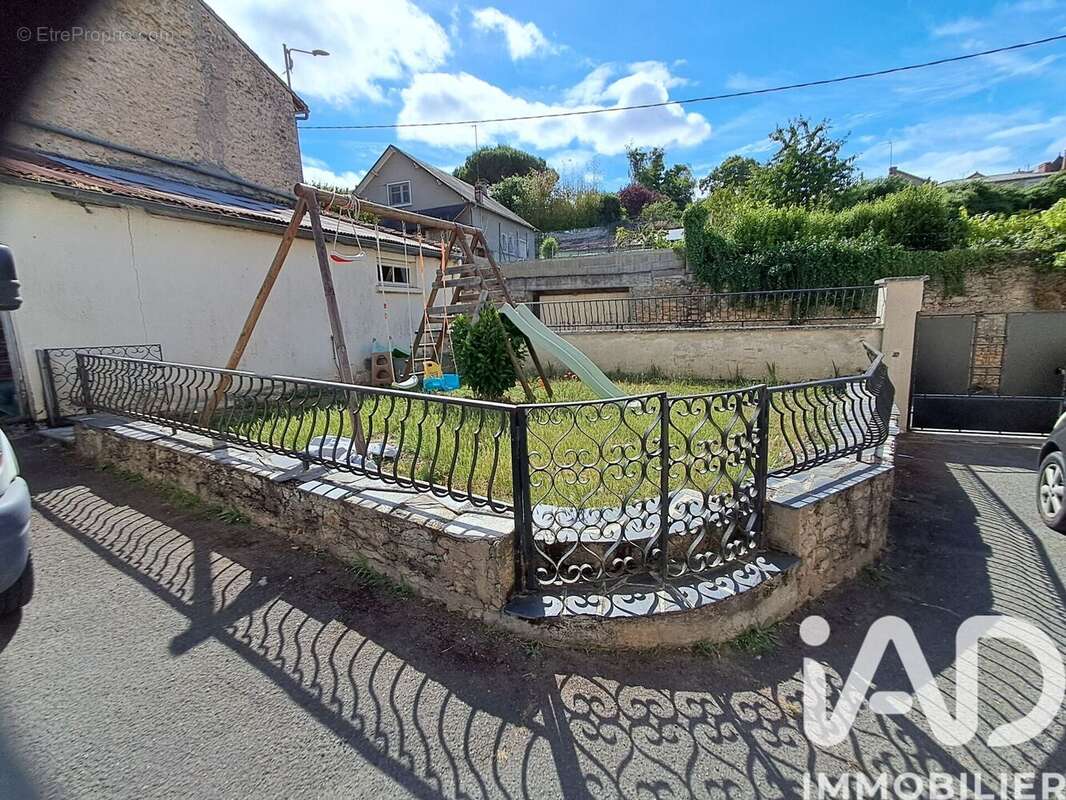 Maison 89 m² à Saint-Jacques-De-Thouars  - photo 2