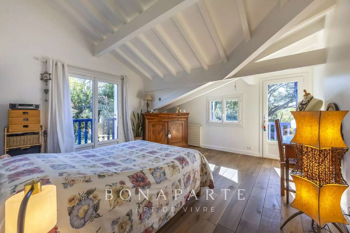Saint-jean-de-luz - propriete avec piscine et annexe - photo 11