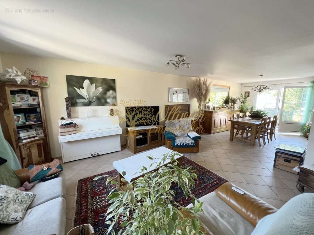 Maison à LA QUEUE-EN-BRIE