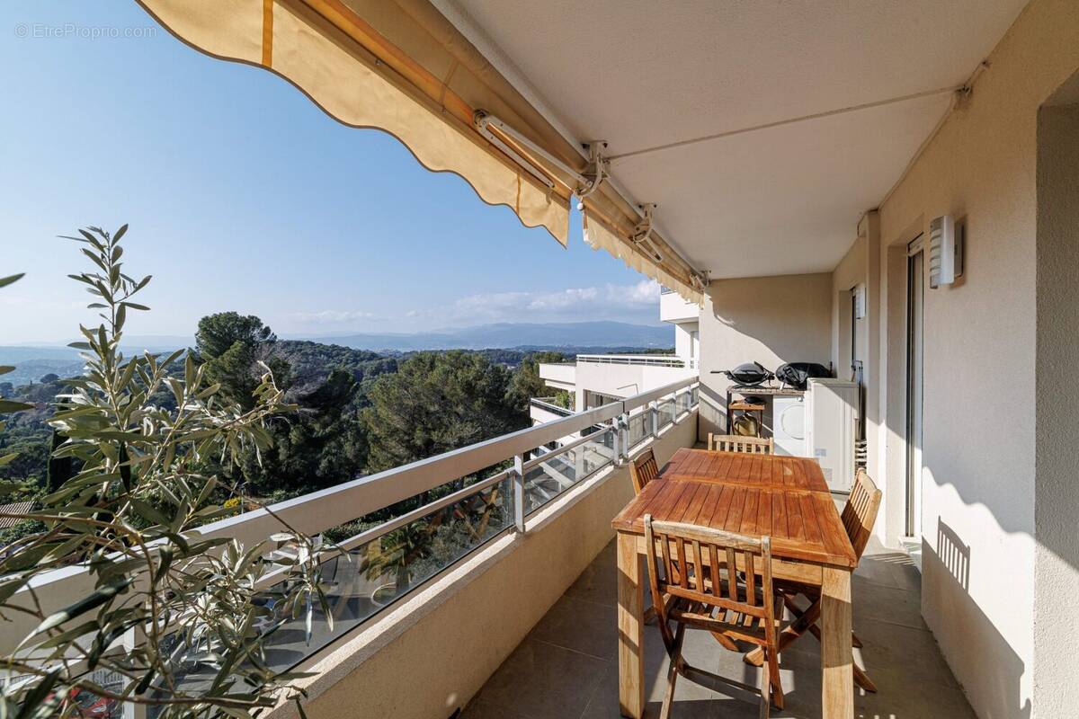 Appartement à MOUGINS