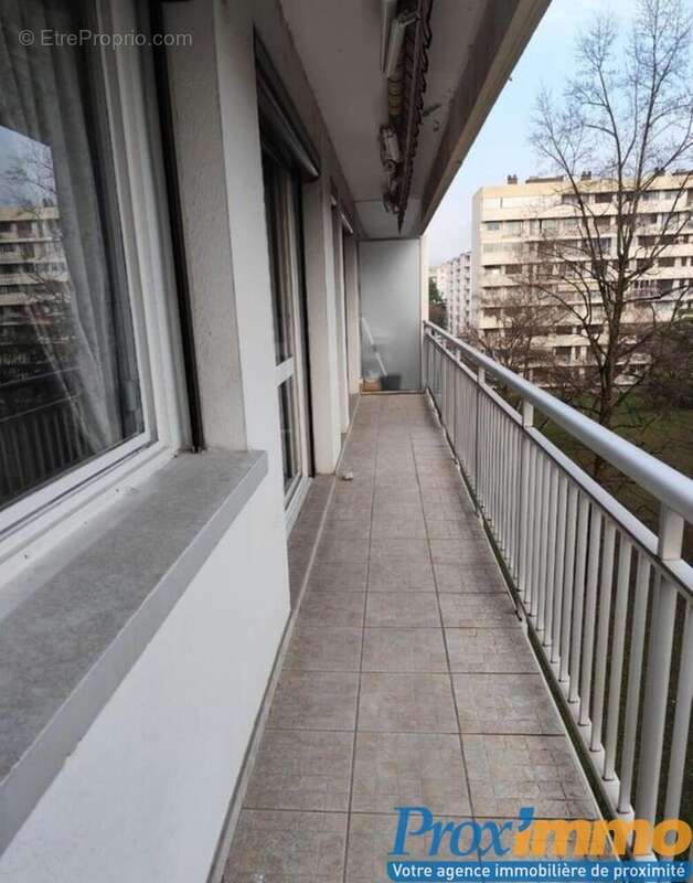 Appartement à SAINT-MARTIN-D'HERES