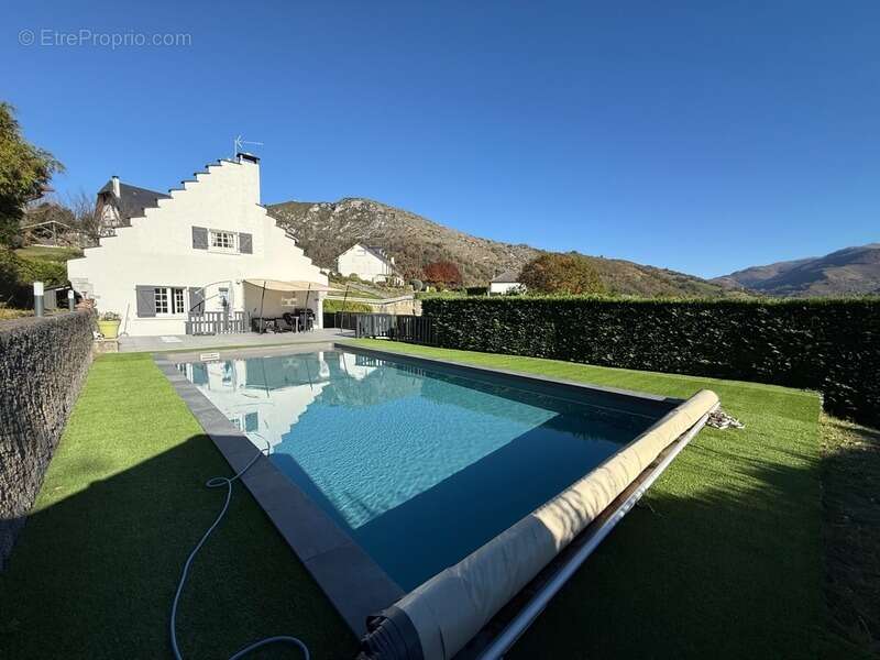 Superbe villa en position dominante - photo 2