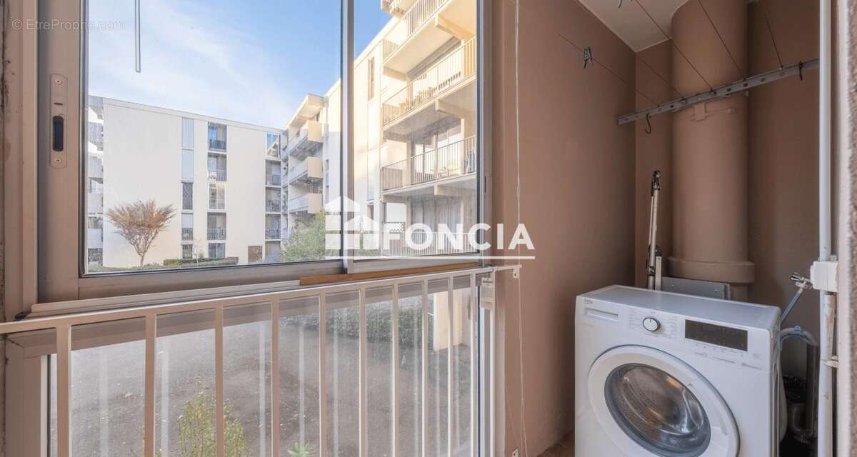 T3 coup de cœur rénové – Balcon, rangements et belles prestations - photo 4