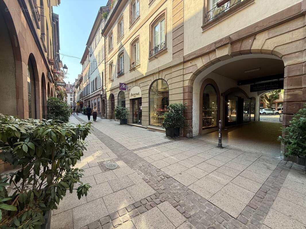 Fonds de commerce à vendre STRASBOURG (67)/ CARRÉ D'OR - photo 2