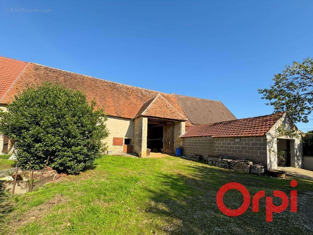 Maison à ORCENAIS