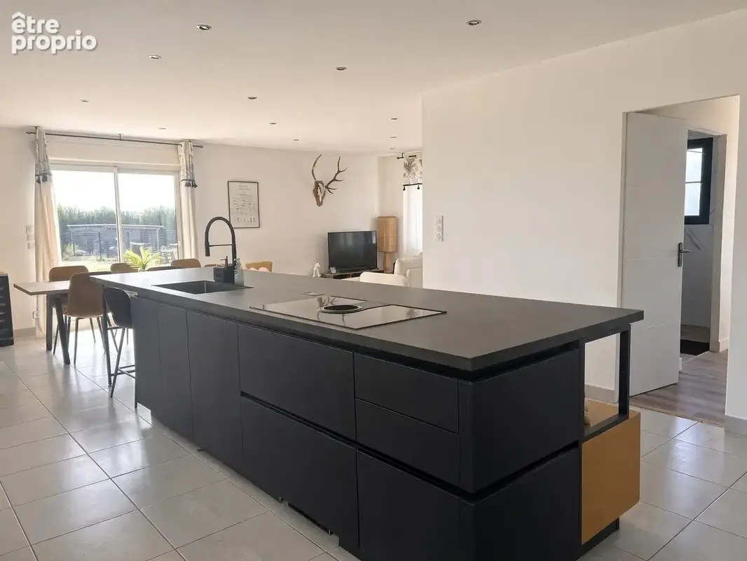 Maison 7 pièces 102 m² à vendre à Meigne (49700) - photo 3