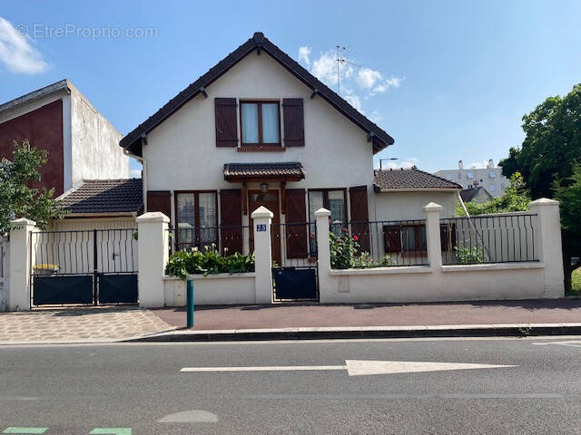 Maison à GENNEVILLIERS
