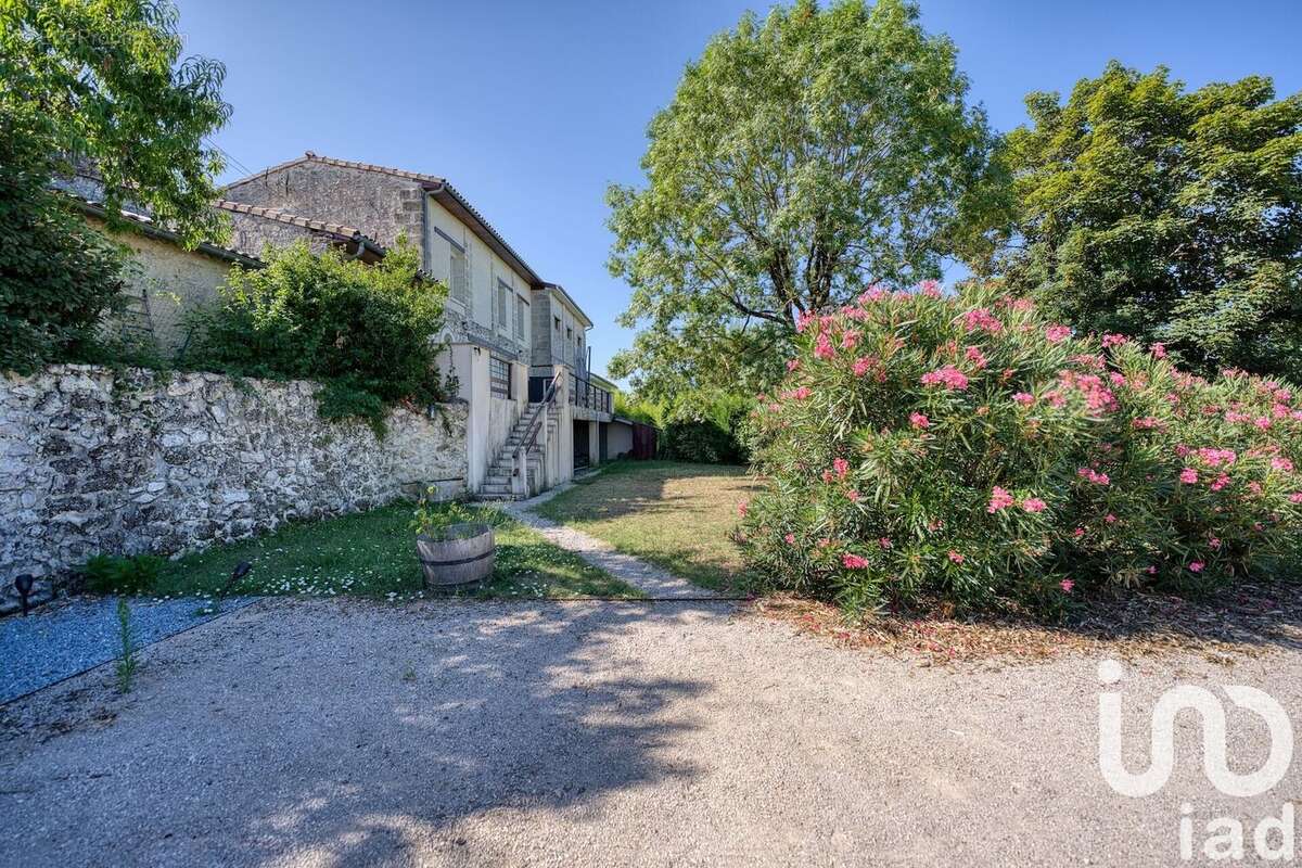 Maison 150 m² à Virelade  - photo 7