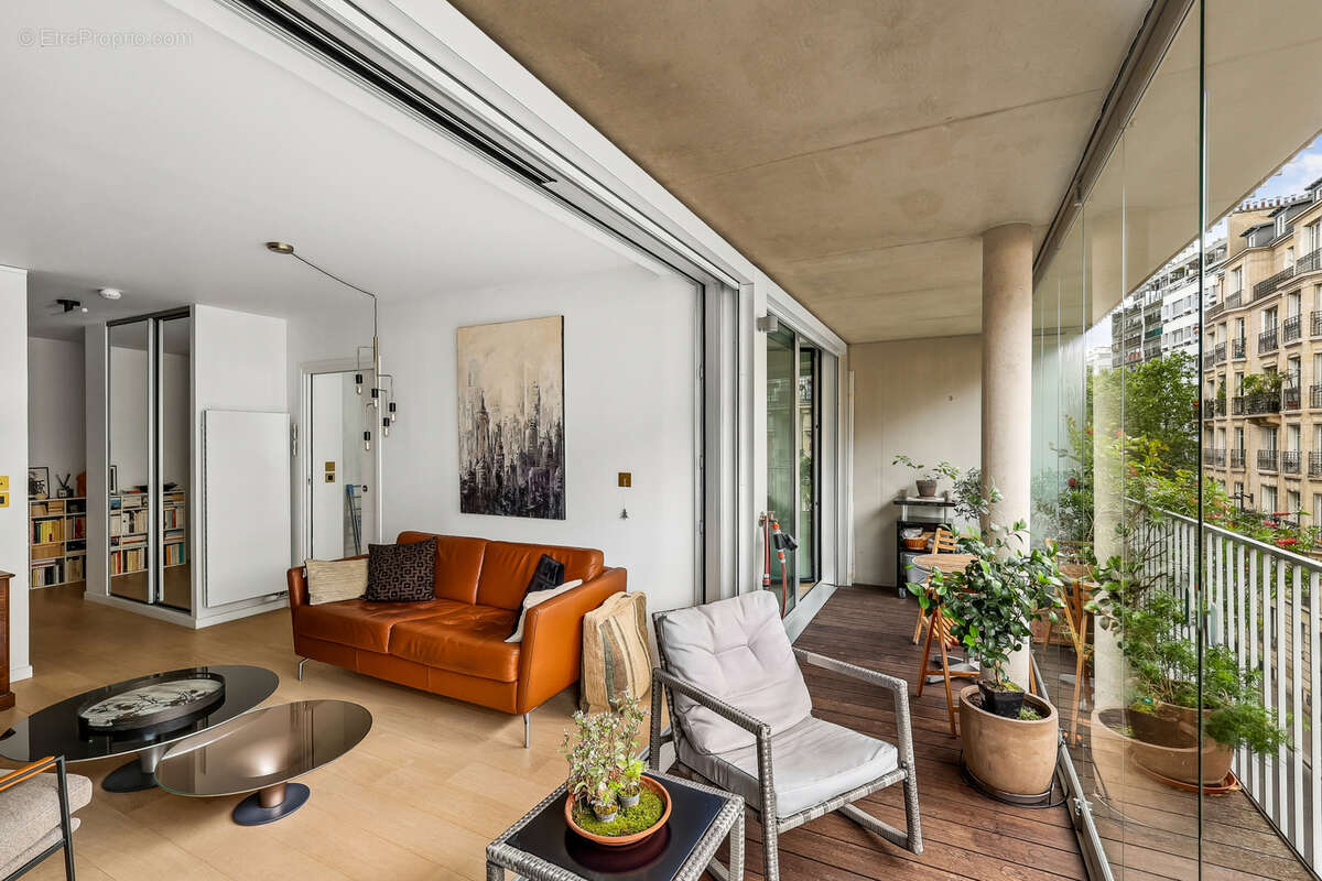 Appartement à PARIS-18E