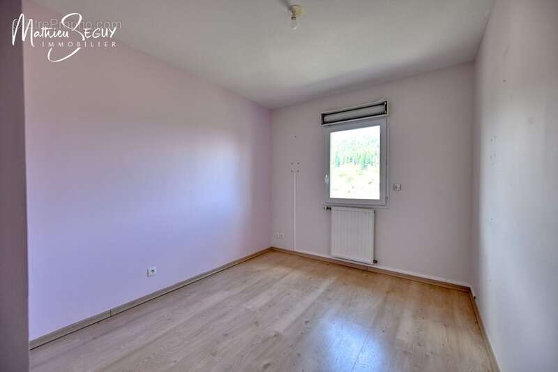 Appartement à THURINS