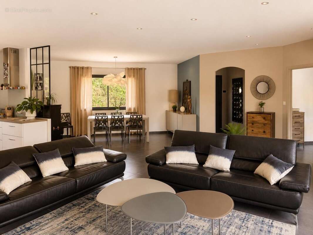 Maison 180 m² à Gujan-Mestras  - photo 2
