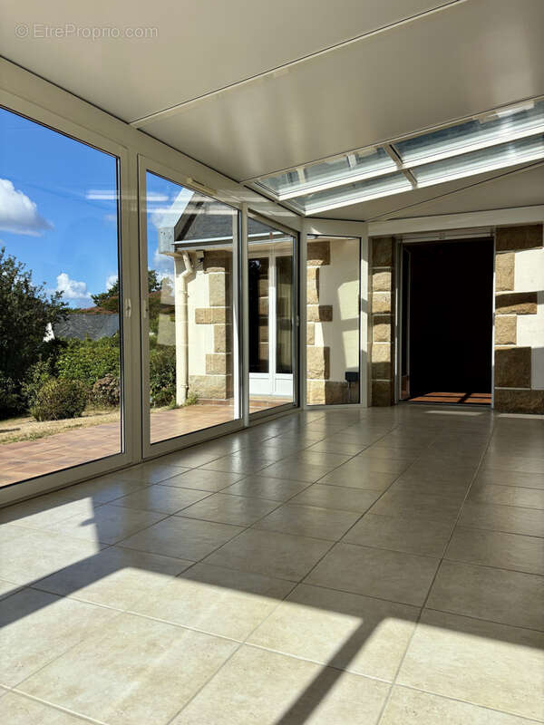 Vaste maison a gouesnach - photo 3