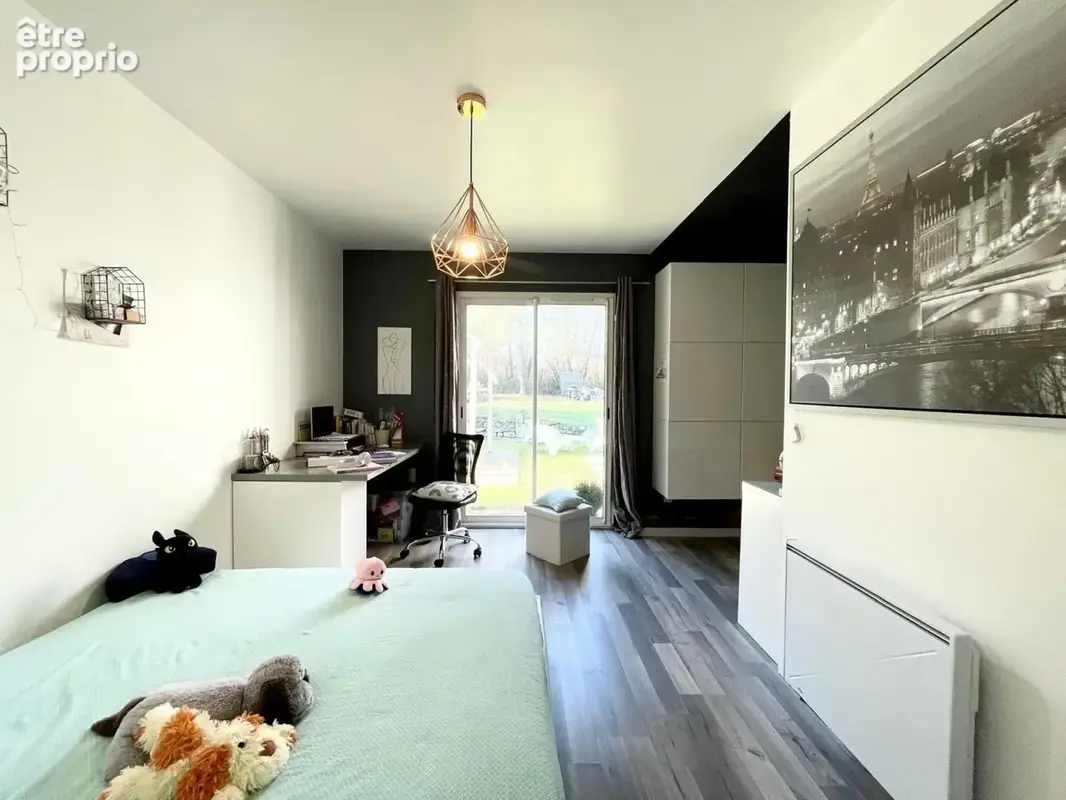 Photo 9