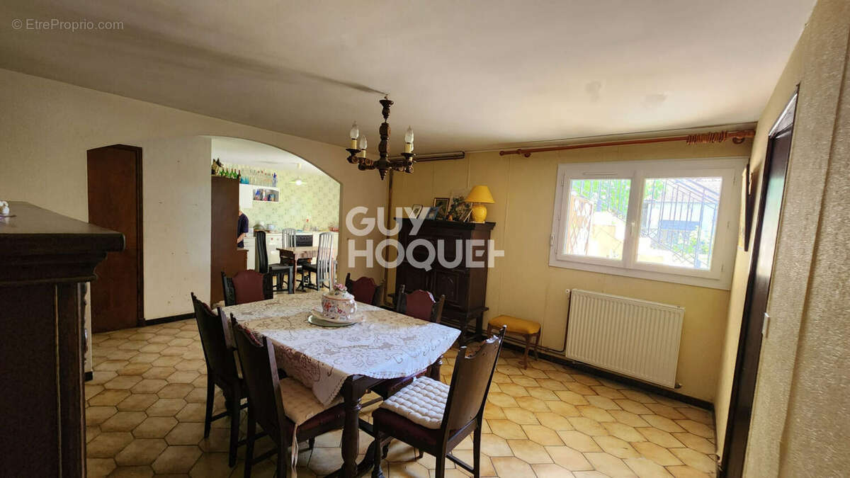 Maison à COLAYRAC-SAINT-CIRQ