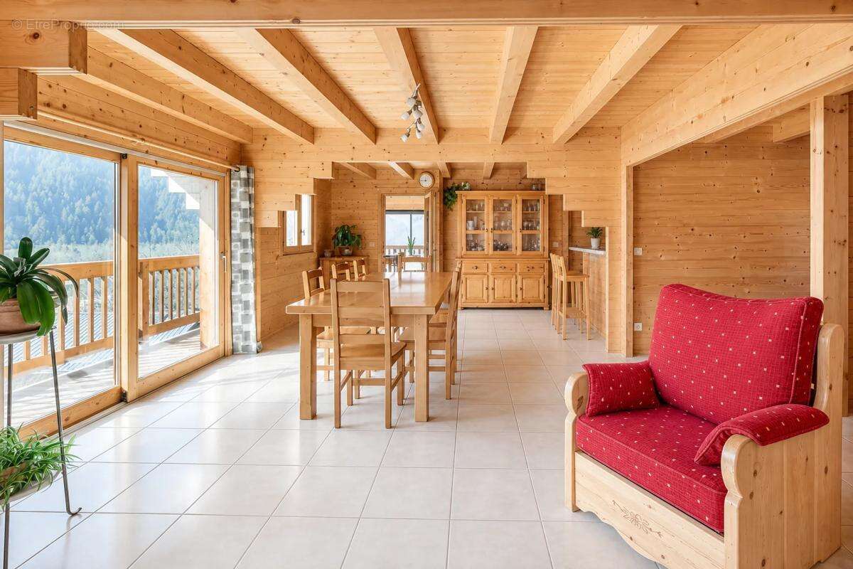 Maison de 6 pièces de 180 m² à Beaufort - photo 3