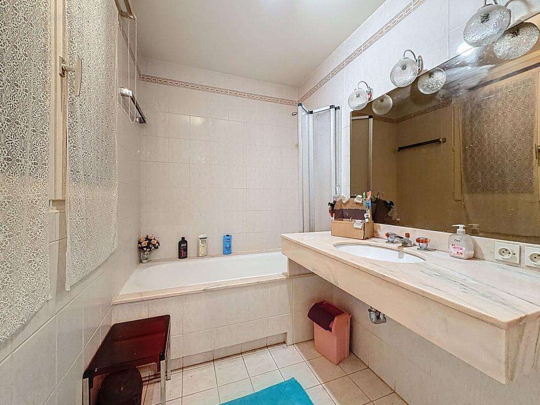 Maison à VOISINS-LE-BRETONNEUX