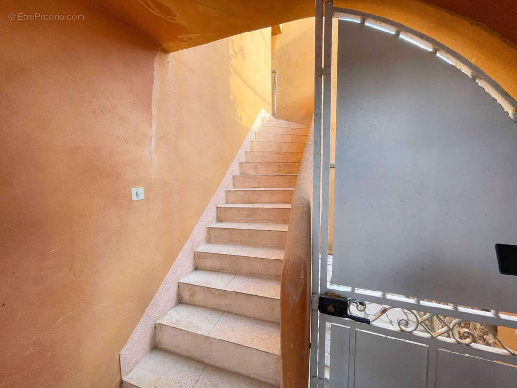 Appartement à SAUSSET-LES-PINS