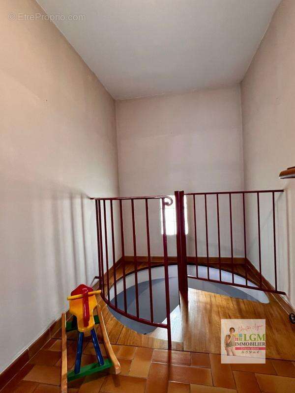 Maison à SAINT-QUENTIN-LA-POTERIE