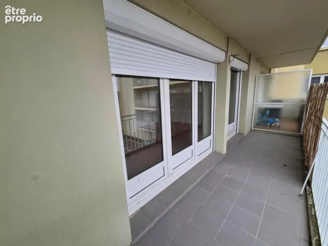 T4 entièrement rénové dans une petite copropriété. Balcon profitable carrelé - photo 8