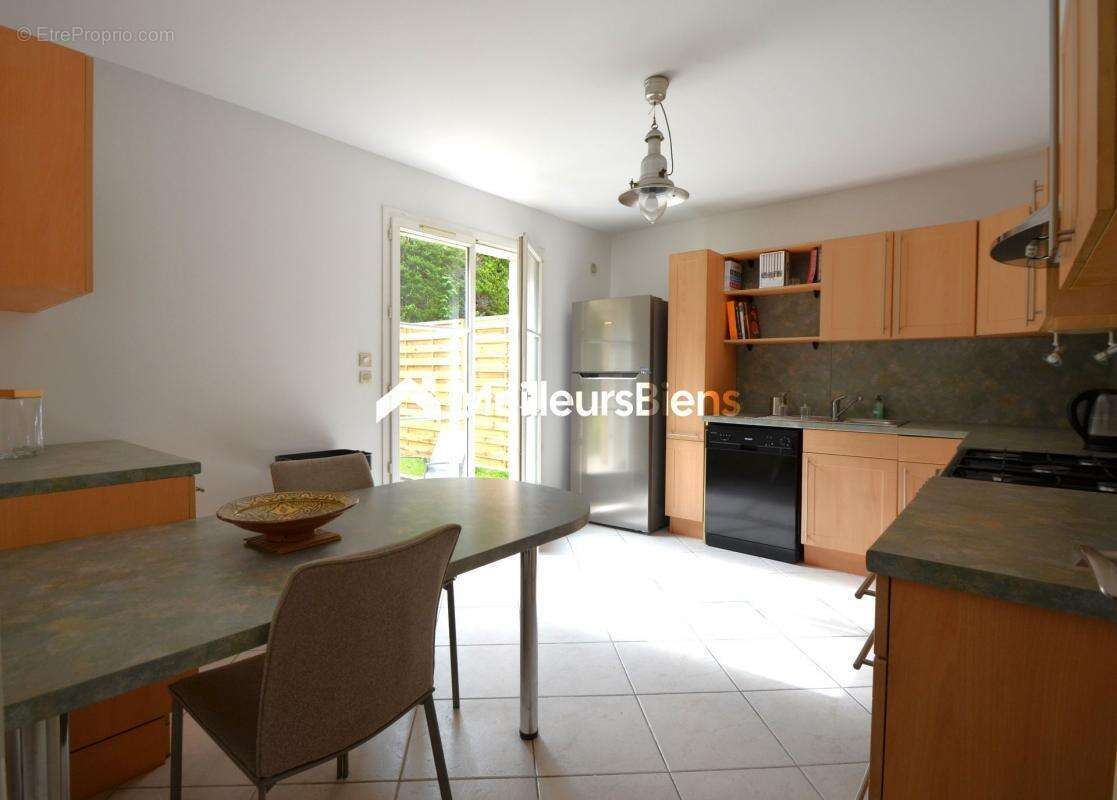 Maison à FONTAINES-SAINT-MARTIN