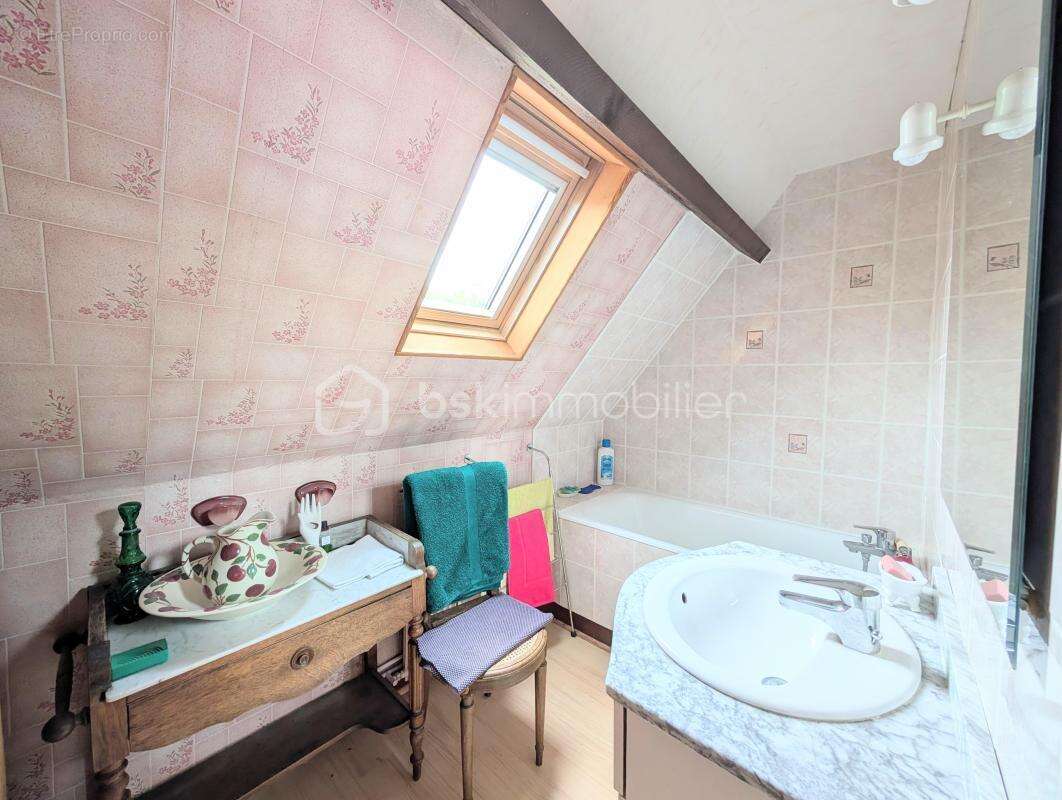 Demeure familiale de 171 m², dépendances et chapelle sur un parc de 5100 m² - photo 20