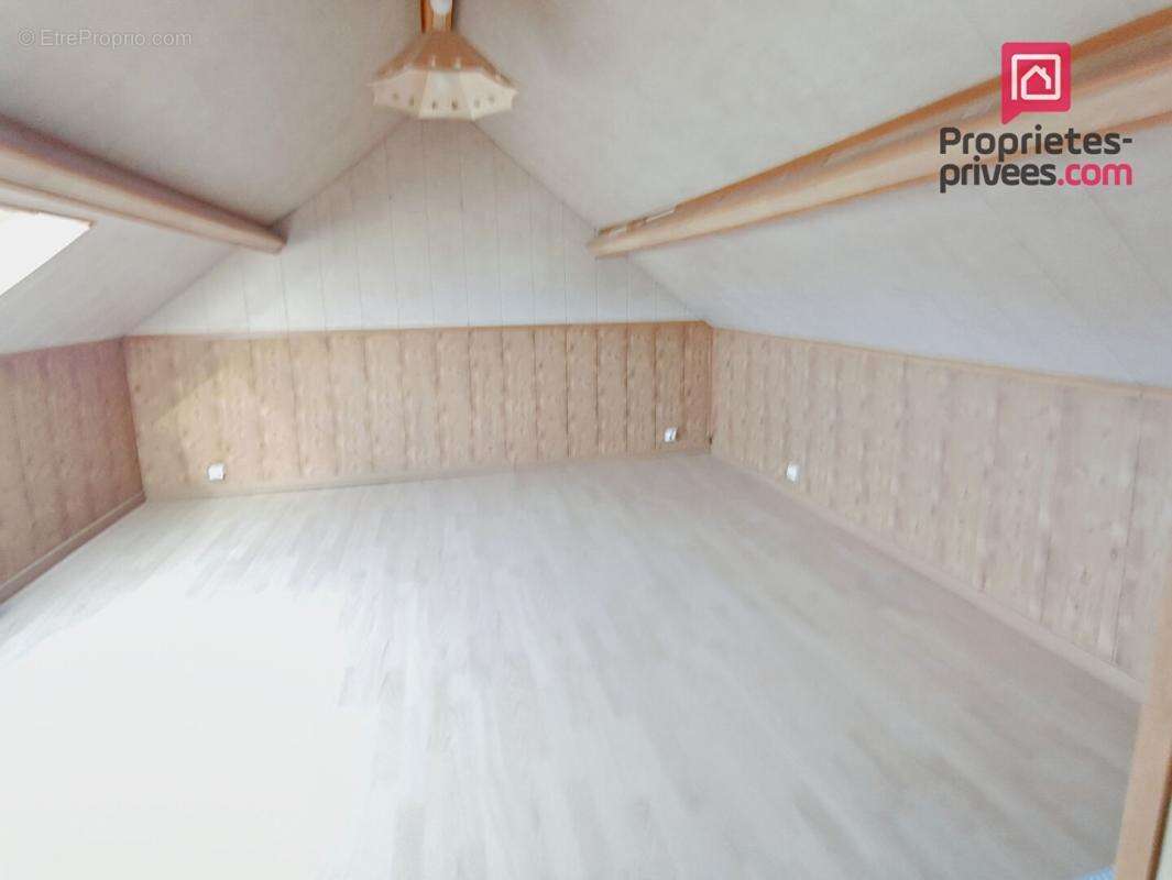 Maison à SAINT-ETIENNE-DU-ROUVRAY