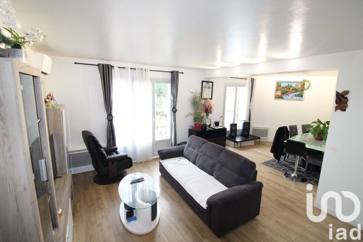 Photo 1 - Maison à GUIGNES