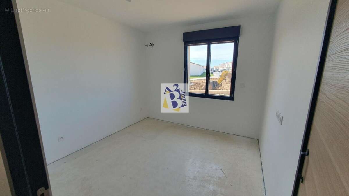 Maison à RUELLE-SUR-TOUVRE