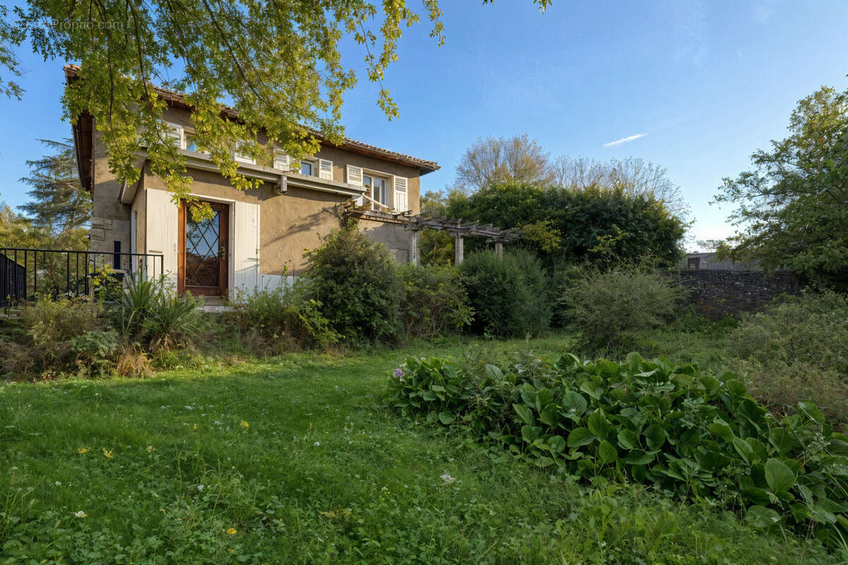 Maison à SAINT-CYR-AU-MONT-D'OR