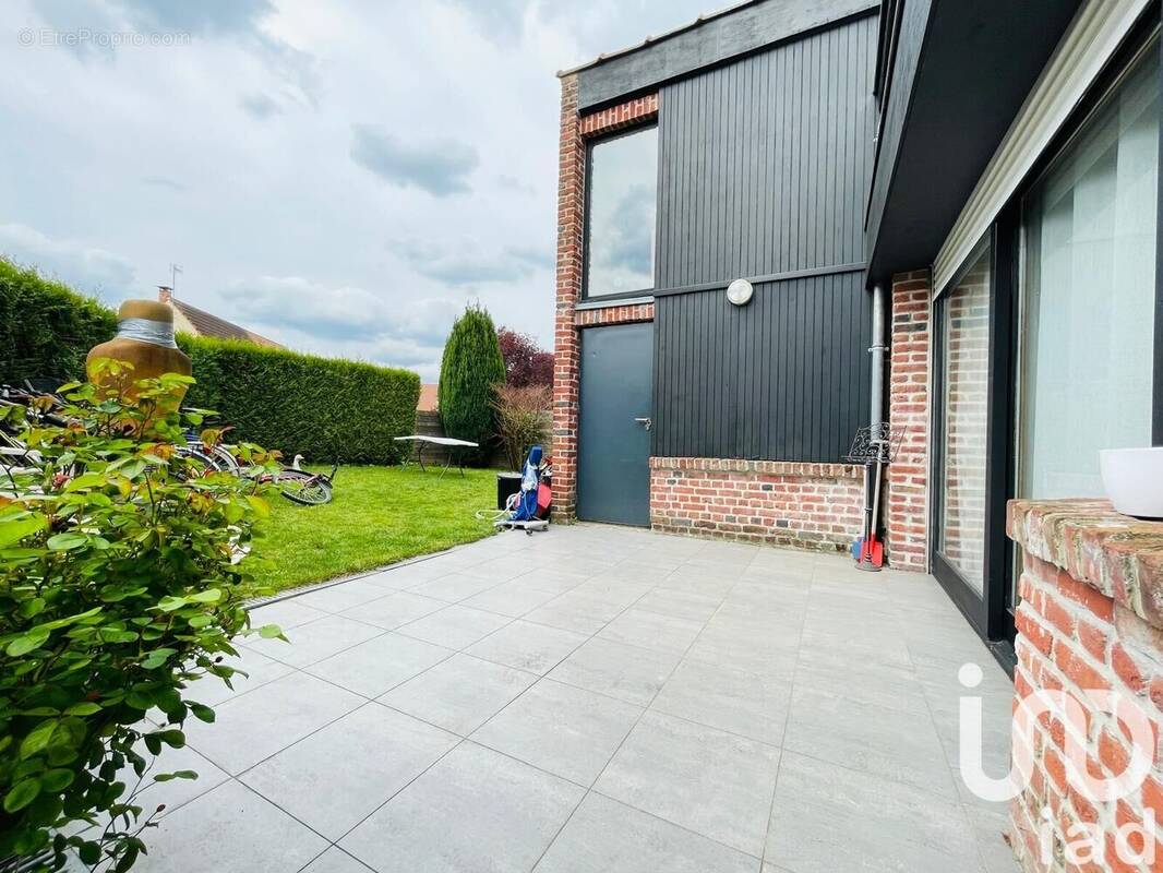 Photo 1 - Maison à NEUVILLE-EN-FERRAIN