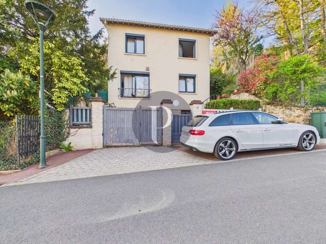 Maison à LE PLESSIS-ROBINSON