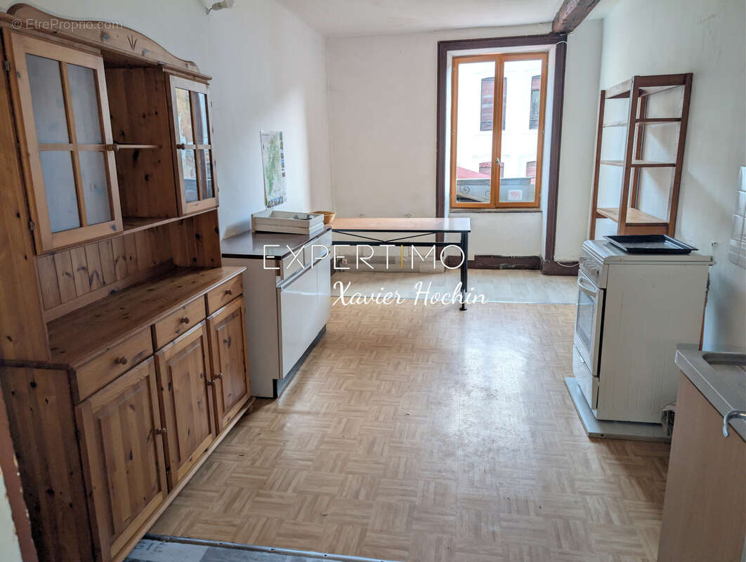 Maison à CHATEAUNEUF-LES-BAINS