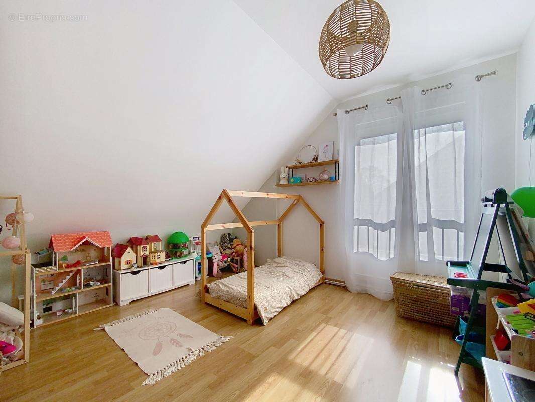 Maison à LA CHAPELLE-D'ARMENTIERES