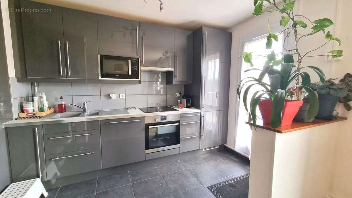 Appartement à BEYNES