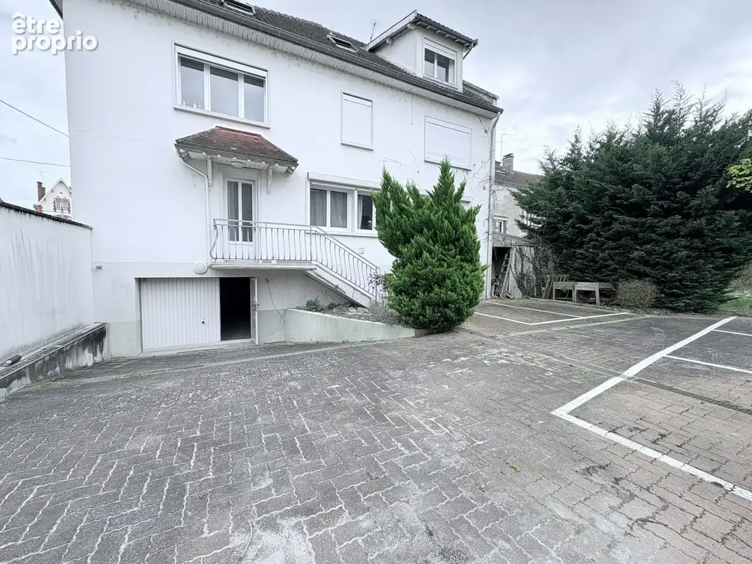 Appartement 377 m² à Romilly-Sur-Seine  - photo 3
