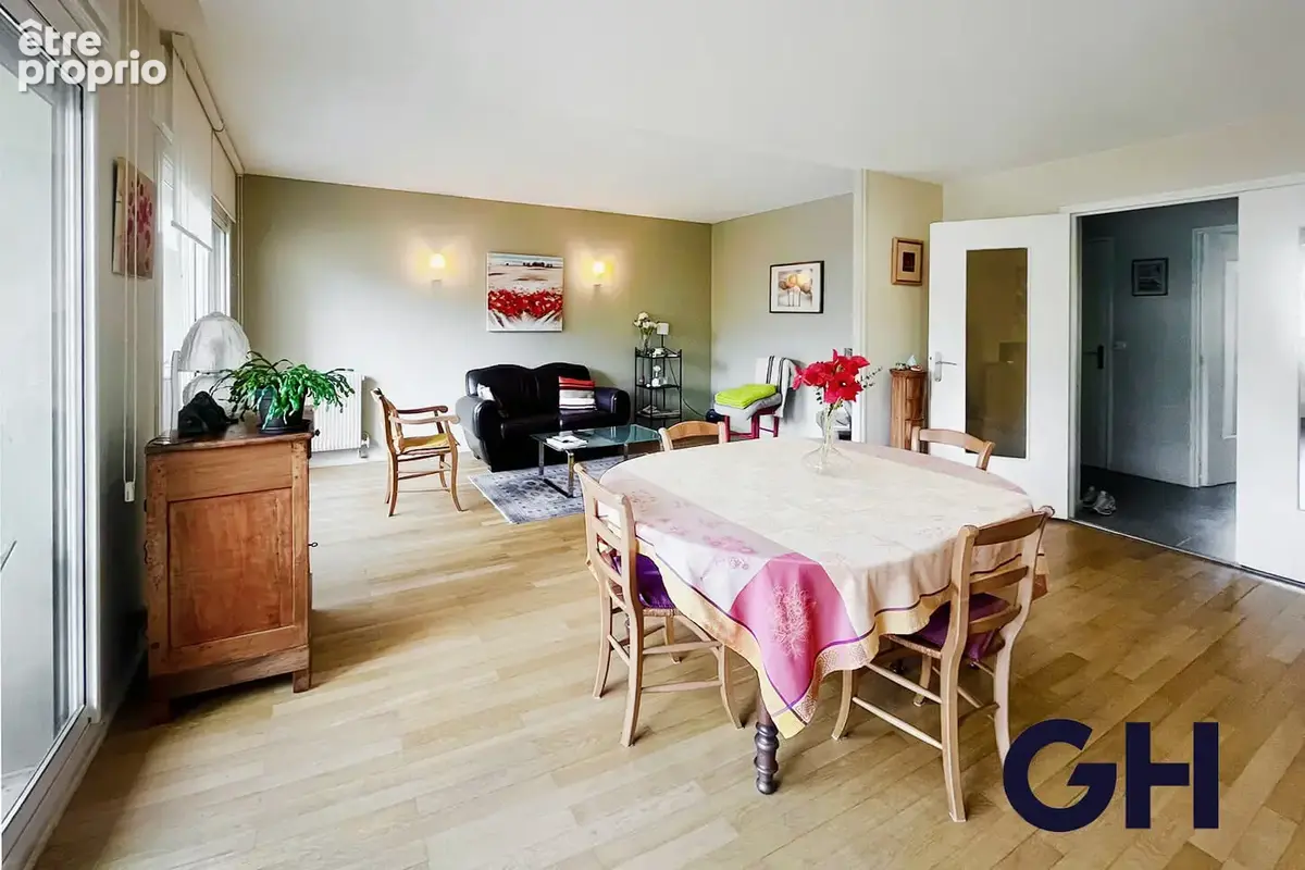 Appartement 4 pièces - Proche métro D Sans Souci / Montplaisir - photo 1