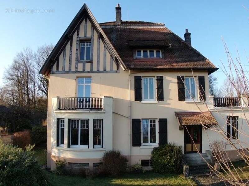 Maison à FOUGEROLLES