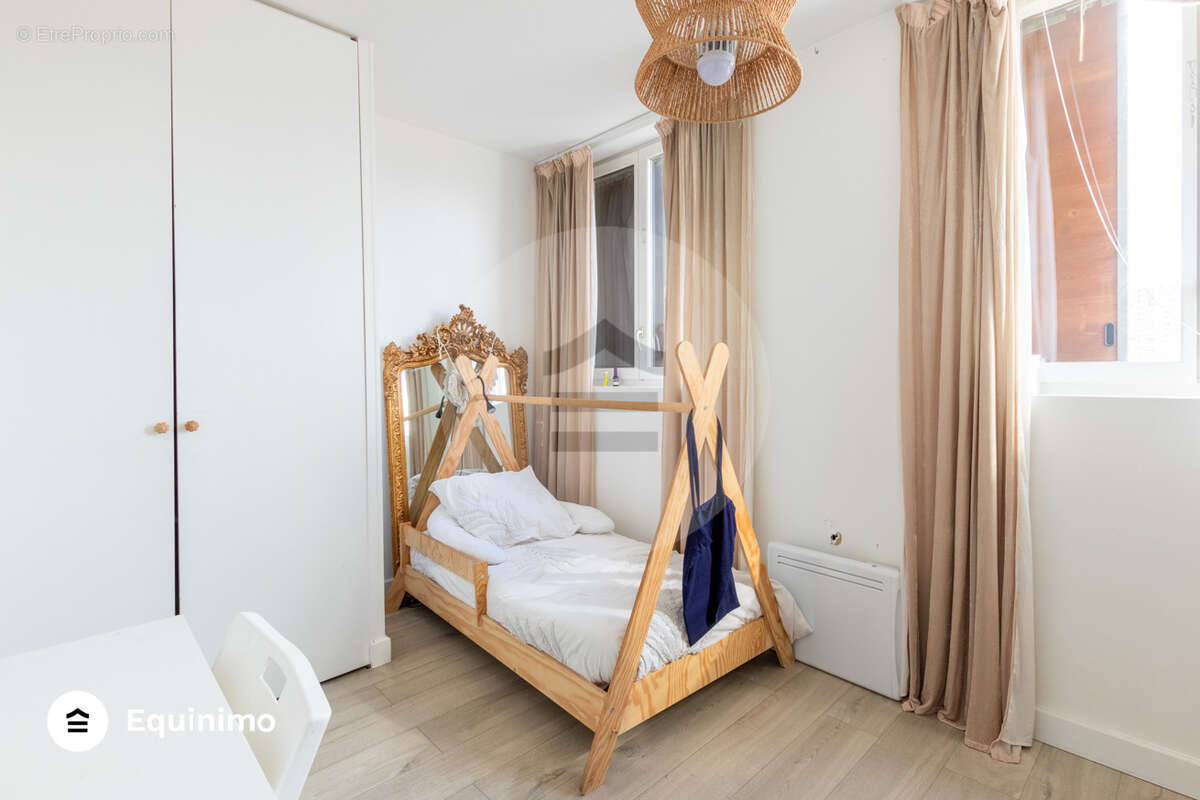 Appartement à LES LILAS